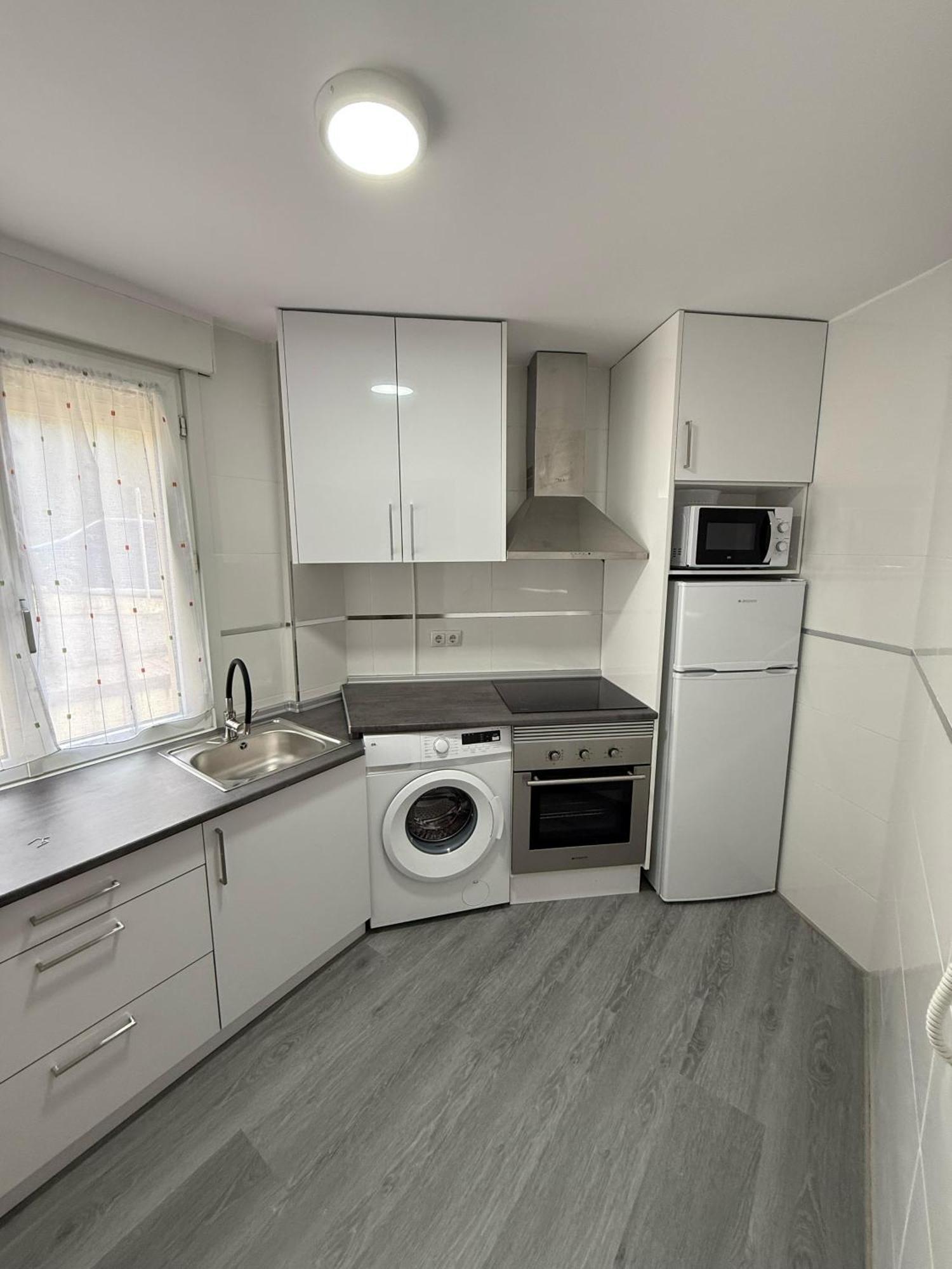 Cerca De La Ria Con Parking Incluido By Insidehome